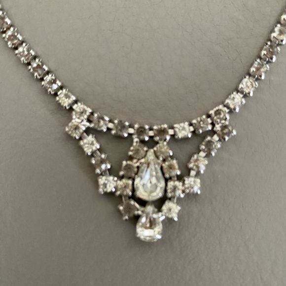 Vintage BELLE rhinestone necklace - Picture 2 of 6